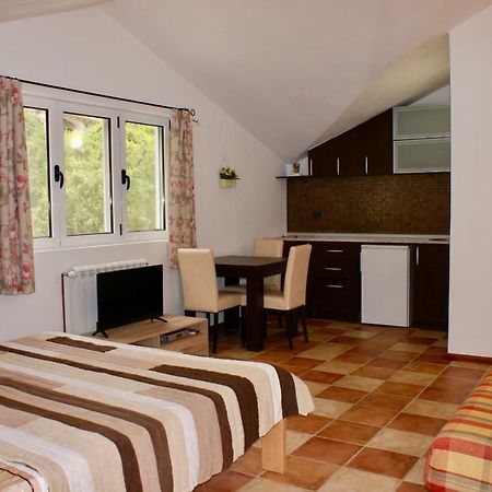 Studio Apartments Morinj Eksteriør bilde