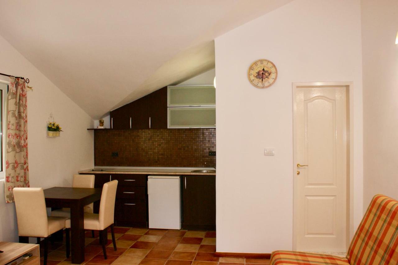 Studio Apartments Morinj Eksteriør bilde