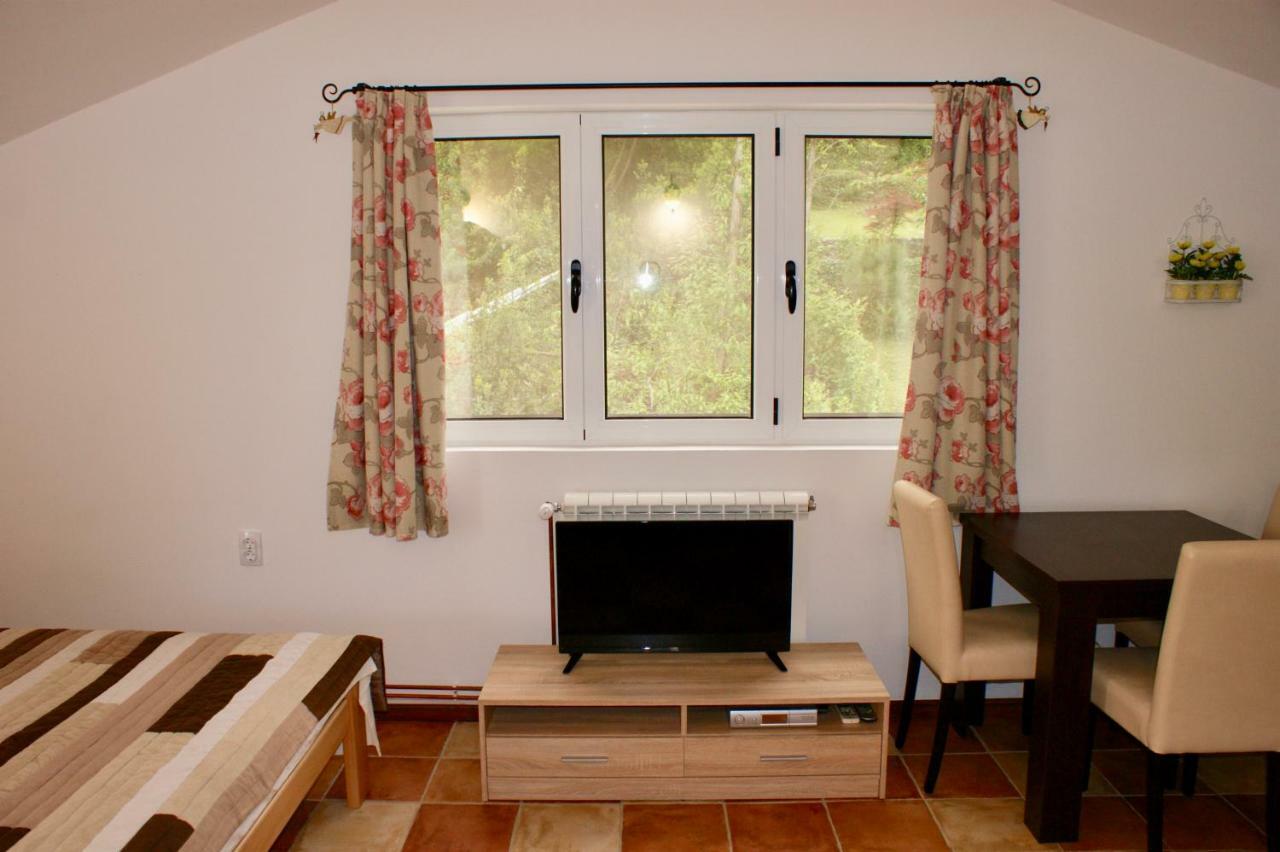 Studio Apartments Morinj Eksteriør bilde