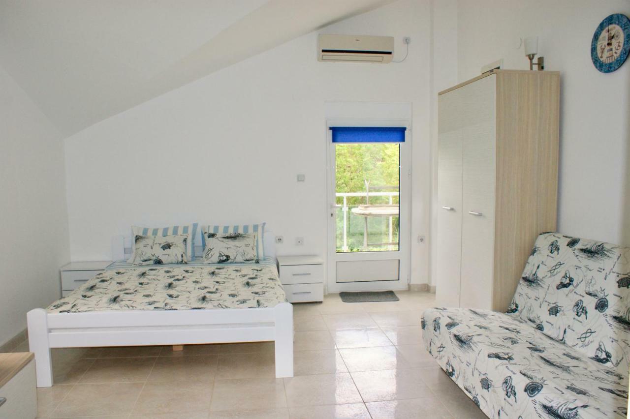 Studio Apartments Morinj Eksteriør bilde